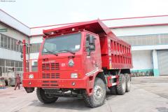 中國(guó)重汽 HOWO 370馬力 6X4 寬體礦用自卸車(chē)
