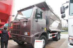 中國(guó)重汽 HOWO 371馬力 6X4 寬體礦用自卸車(chē)