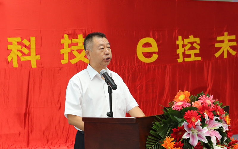 安凱客車(chē)總經(jīng)理童永發(fā)言.jpg