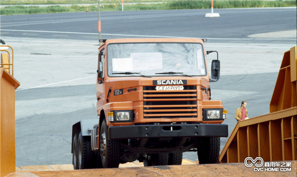 1980 年發(fā)布的全新 T112 斯堪尼亞卡車(chē)，中國(guó)林業(yè)部采購(gòu)了 158 輛