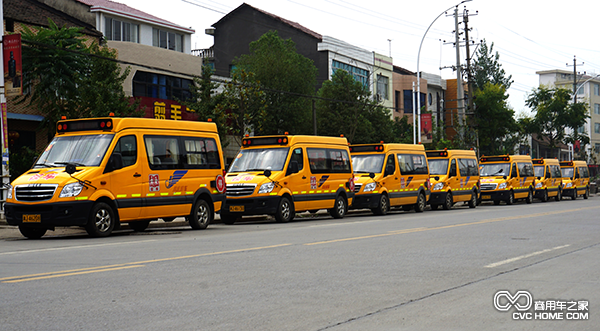 常德陬市鎮(zhèn)保有校車.png