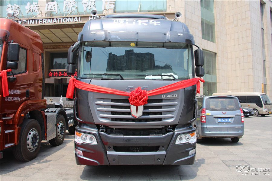 聯(lián)合卡車(chē)新U系460馬力6*4牽引車(chē)