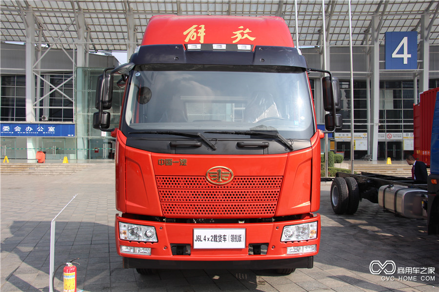 2016解放商務(wù)年會(huì)展車 J6L 4*2 領(lǐng)航版載貨車