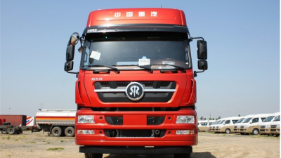 中國(guó)重汽 斯太爾D7B重卡 380馬力 6X4牽引車(高頂)