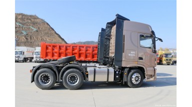 東風(fēng)天龍旗艦520牽引車